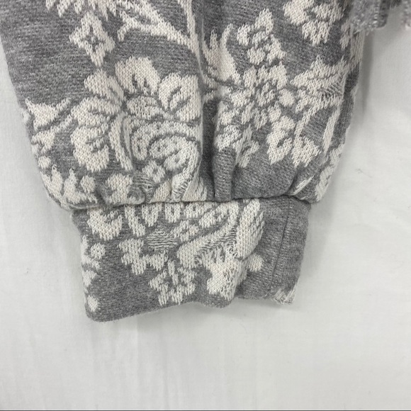 LOFT gray floral print destructed crop sweater L - Picture 4 of 13
